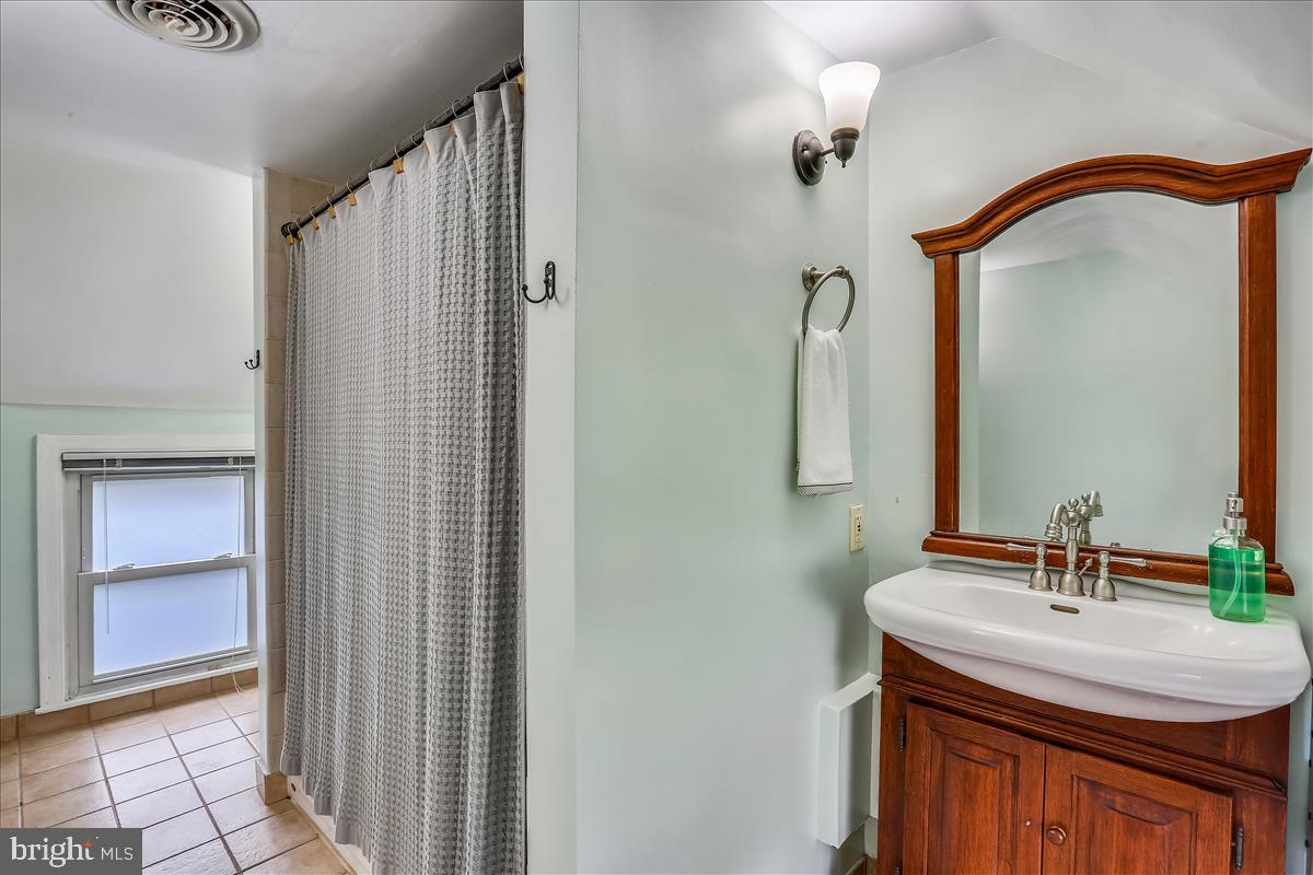 23812 Woodfield Road Gaithersburg, MD 20882 - Photo 22 of 61 Gallery Image 22