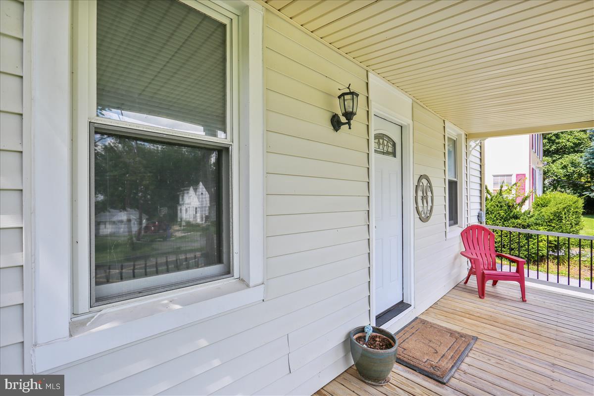 23812 Woodfield Road Gaithersburg, MD 20882 - Photo 4 of 61 Gallery Image 4