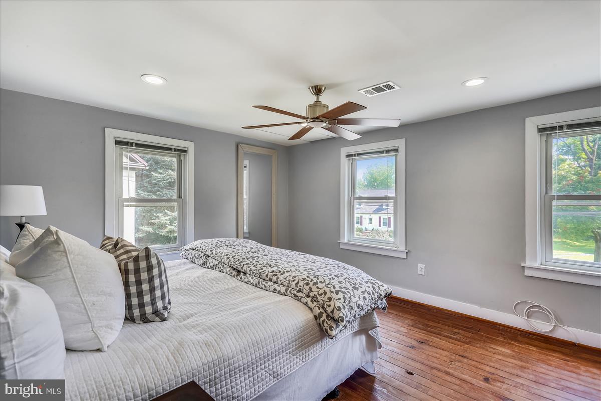 23812 Woodfield Road Gaithersburg, MD 20882 - Photo 31 of 61 Gallery Image 31