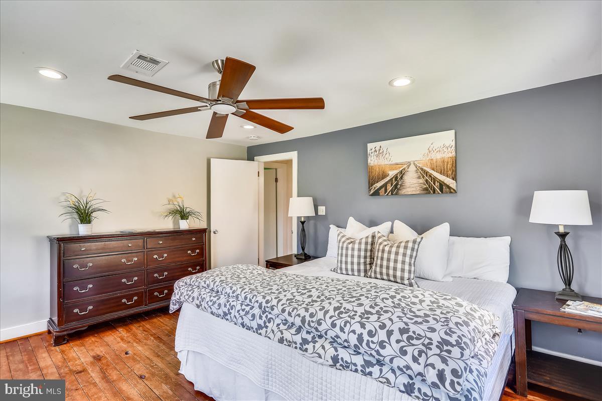 23812 Woodfield Road Gaithersburg, MD 20882 - Photo 34 of 61 Gallery Image 34