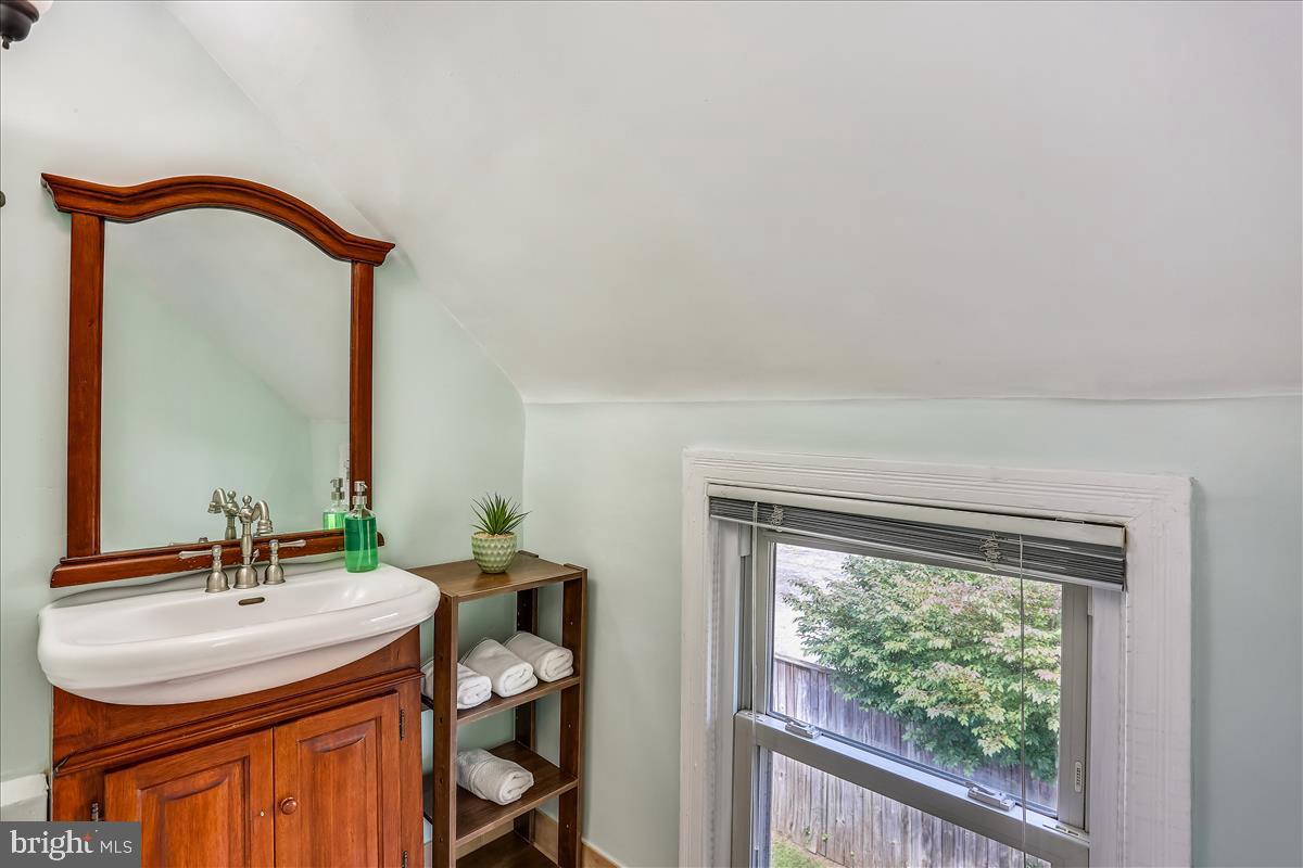23812 Woodfield Road Gaithersburg, MD 20882 - Photo 37 of 61 Gallery Image 37
