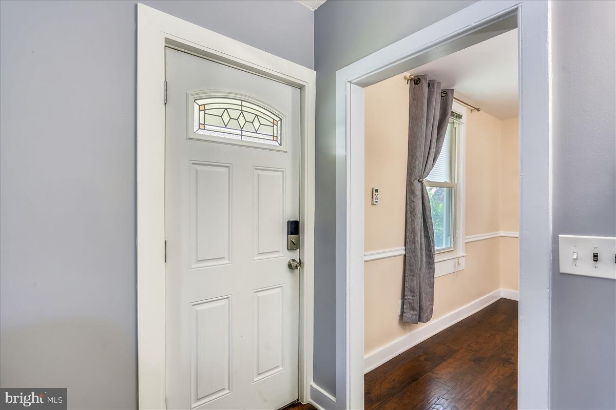 23812 Woodfield Road Gaithersburg, MD 20882 - Photo 5 of 61 Gallery Image 5