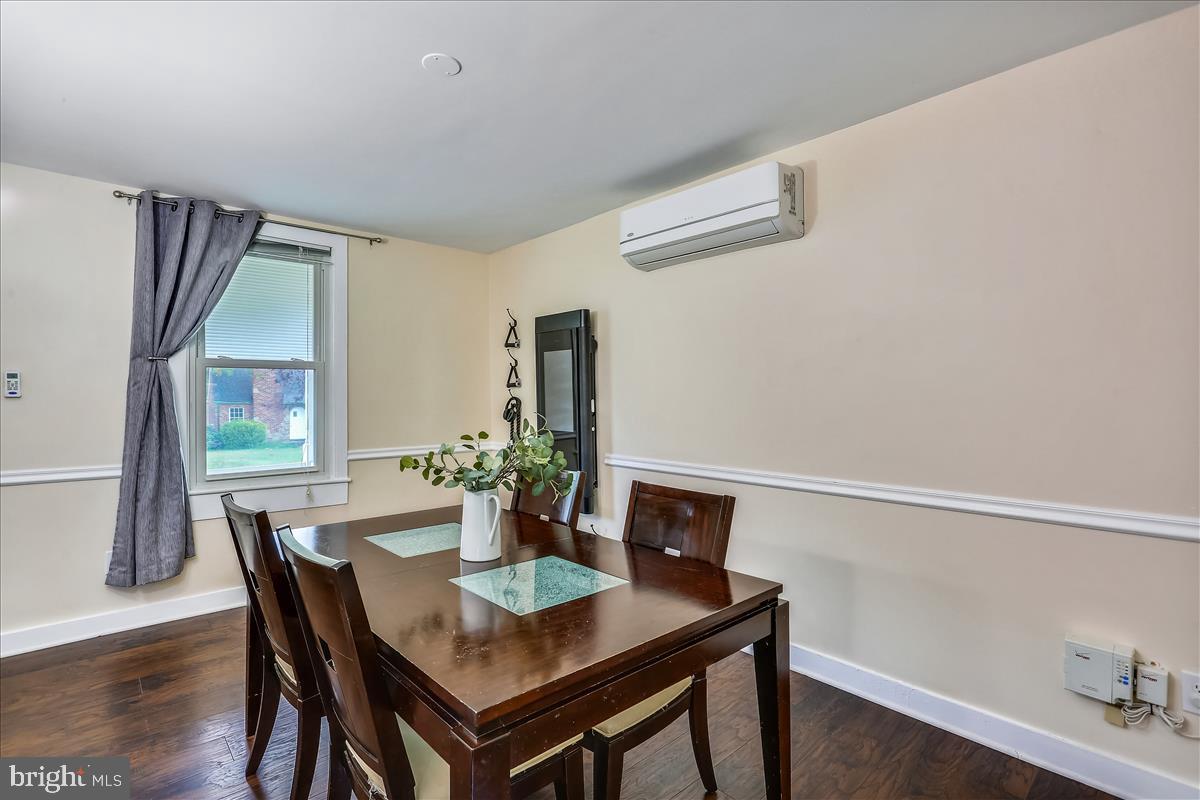 23812 Woodfield Road Gaithersburg, MD 20882 - Photo 9 of 61 Gallery Image 9