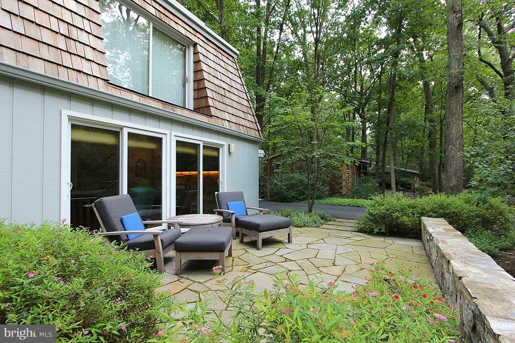 2401 Paddock Lane Reston, VA 20191 - Photo 10 of 30 Exterior (Front)