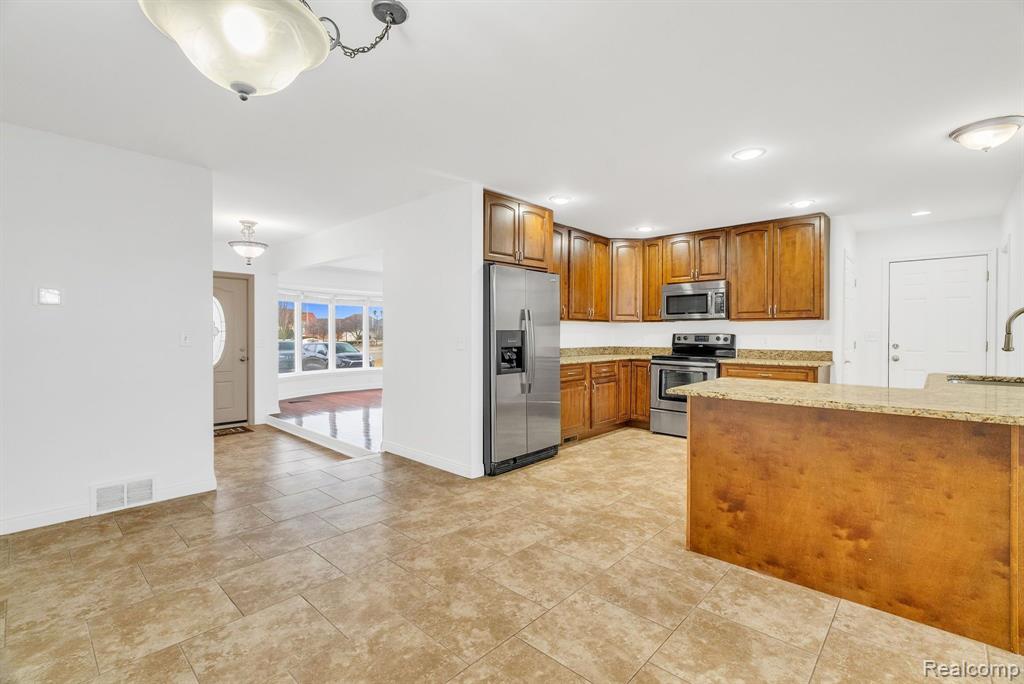 50500 Card Road Macomb, MI 48044 - Photo 6 of 33