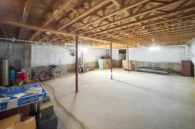 $280,000 | 169 West Meadow Road, Thomaston, ME 04861