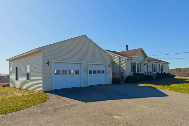 $280,000 | 169 West Meadow Road, Thomaston, ME 04861