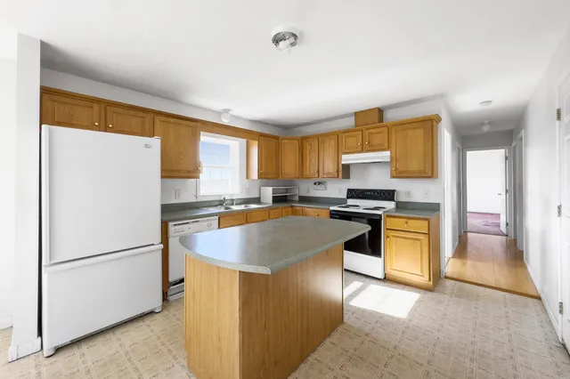 $280,000 | 169 West Meadow Road, Thomaston, ME 04861