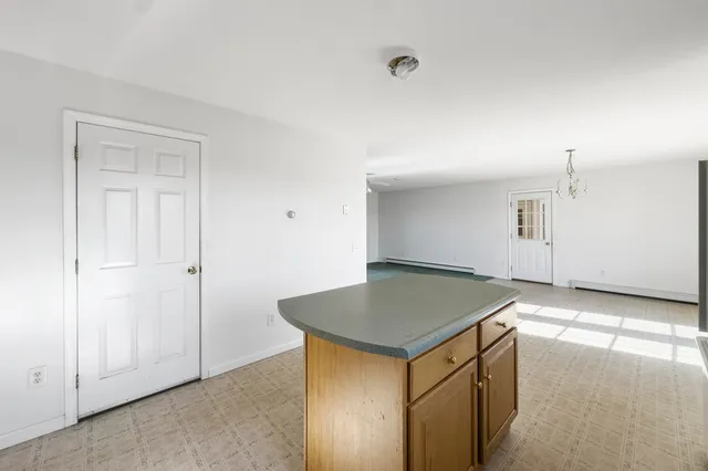 $280,000 | 169 West Meadow Road, Thomaston, ME 04861