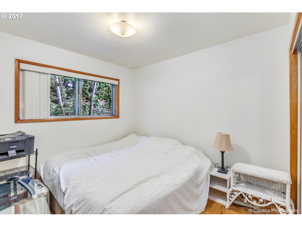 8555 Southwest Pinebrook Street Portland, OR 97224 - Photo 9 of 30 Gallery Image 9