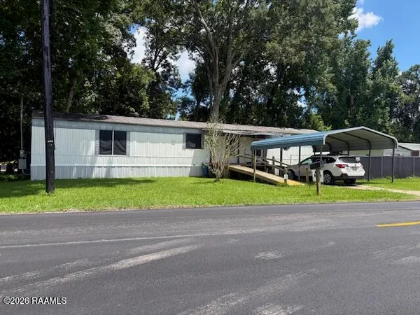 $1,200 | 238 Tubing Road, Broussard, LA 70518