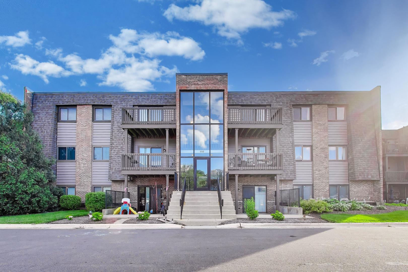 1440 Stonebridge Circle, Unit J12 Wheaton, IL 60189 - Photo 1 of 23