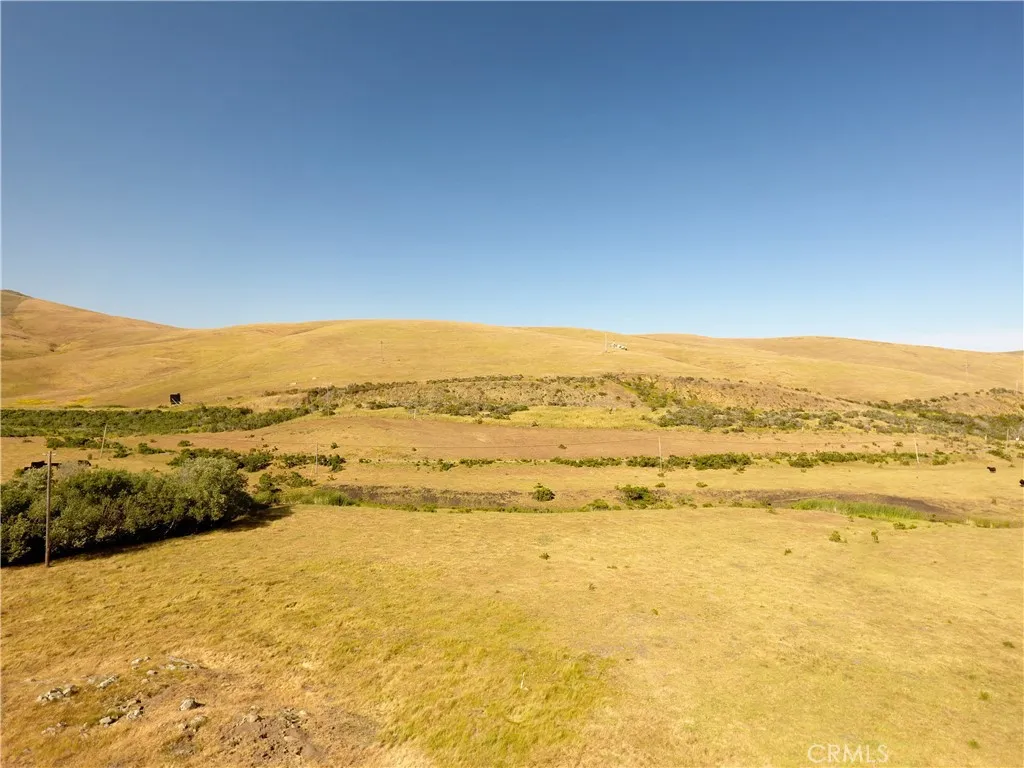 0 Ca-1 Cayucos, CA 93430 - Photo 10 of 63 a view of an ocean