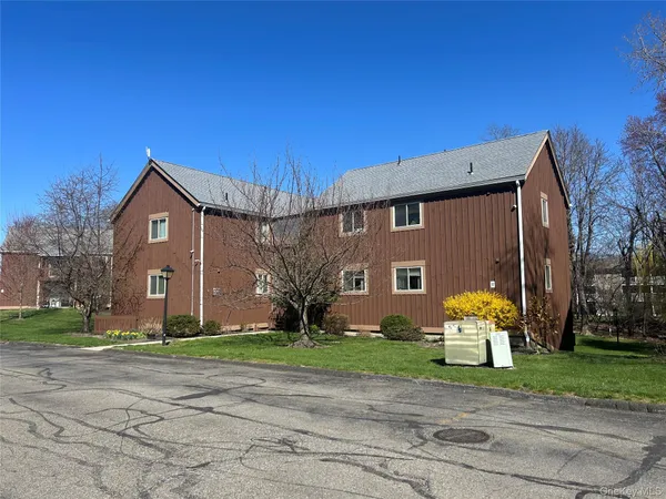 $169,999 | 133 Sterling Street, Unit 133, Beacon, NY 12508