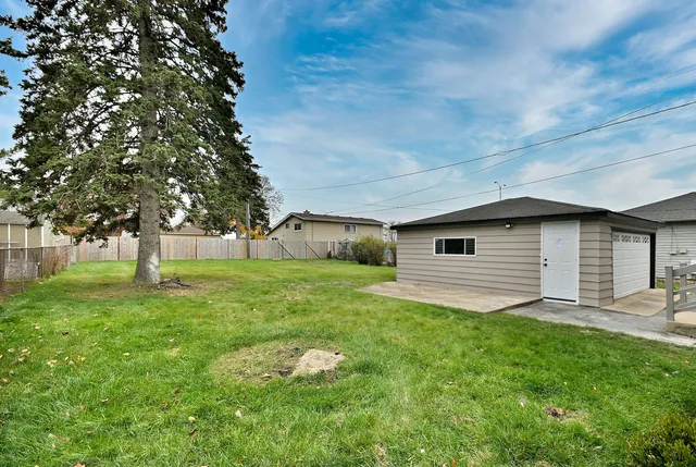 $739,900 | 656 Comstock Avenue, Elmhurst, IL 60126