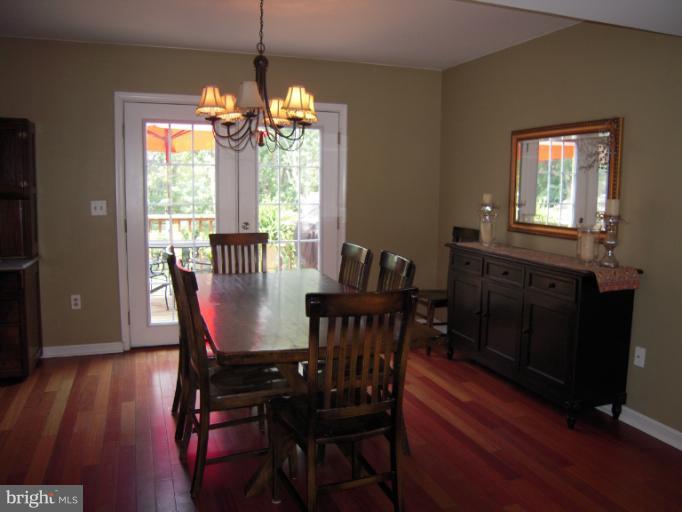 50 Ridge Avenue Edgewater, MD 21037 - Photo 2 of 30 Dining Area