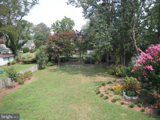 50 Ridge Avenue Edgewater, MD 21037 - Photo 25 of 30 Large Landscaped Backyard