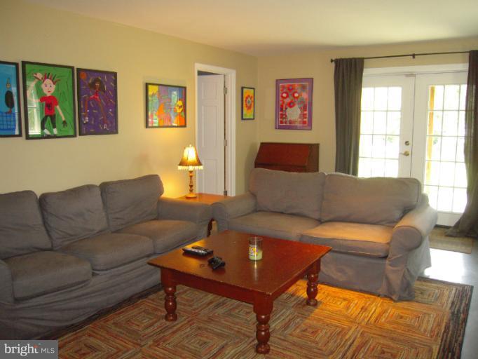 50 Ridge Avenue Edgewater, MD 21037 - Photo 26 of 30 Family Room