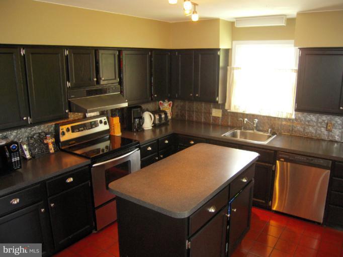50 Ridge Avenue Edgewater, MD 21037 - Photo 30 of 30 Kitchen with Stainless Steel Appliances