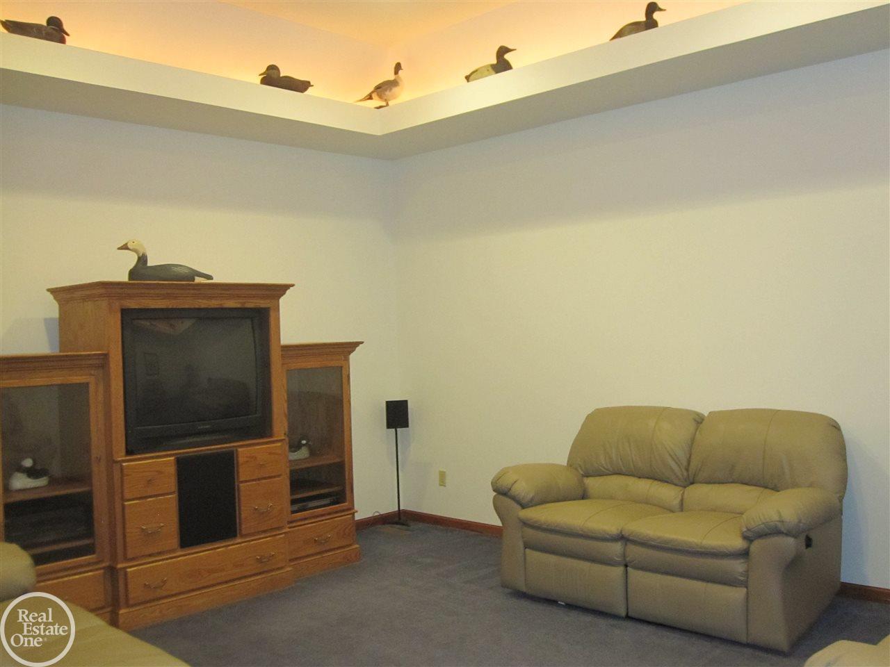 51172 Baker Road Chesterfield, MI 48047 - Photo 17 of 53