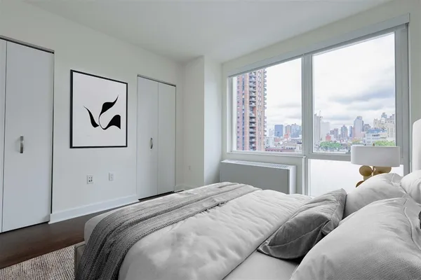 $7,750 | 450 West 42nd Street, Unit 35B | Hell's Kitchen
