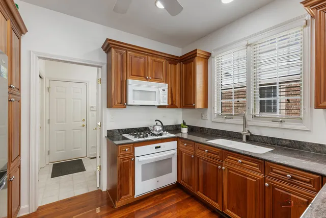 $999,900 | 1819 Dunhill Circle, Glenview, IL 60025