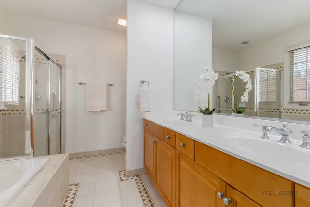 $999,900 | 1819 Dunhill Circle, Glenview, IL 60025