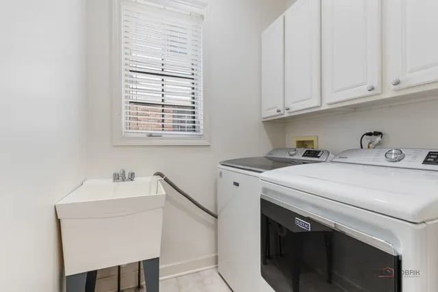 $999,900 | 1819 Dunhill Circle, Glenview, IL 60025