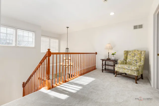 $999,900 | 1819 Dunhill Circle, Glenview, IL 60025