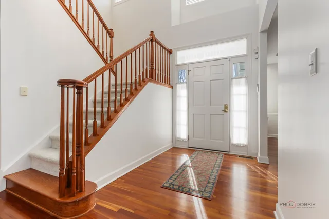 $999,900 | 1819 Dunhill Circle, Glenview, IL 60025