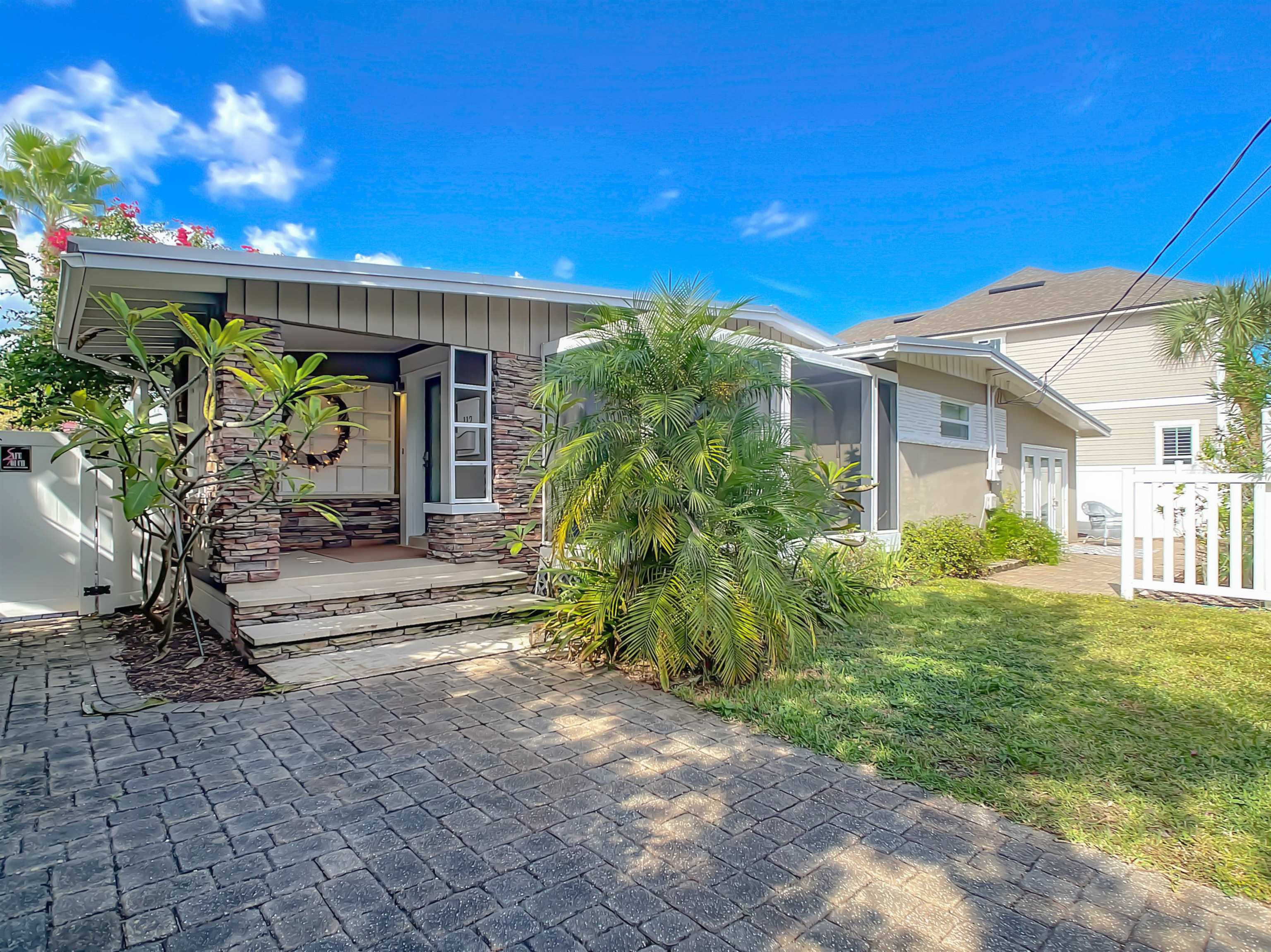 a view of a house with outdoor space