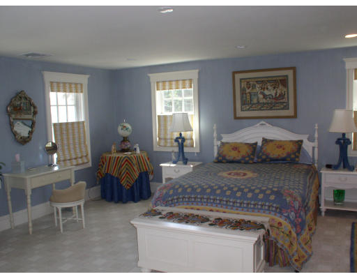 4 Bonad Road Marblehead, MA 01945 - Photo 7 of 11 Gallery Image 7