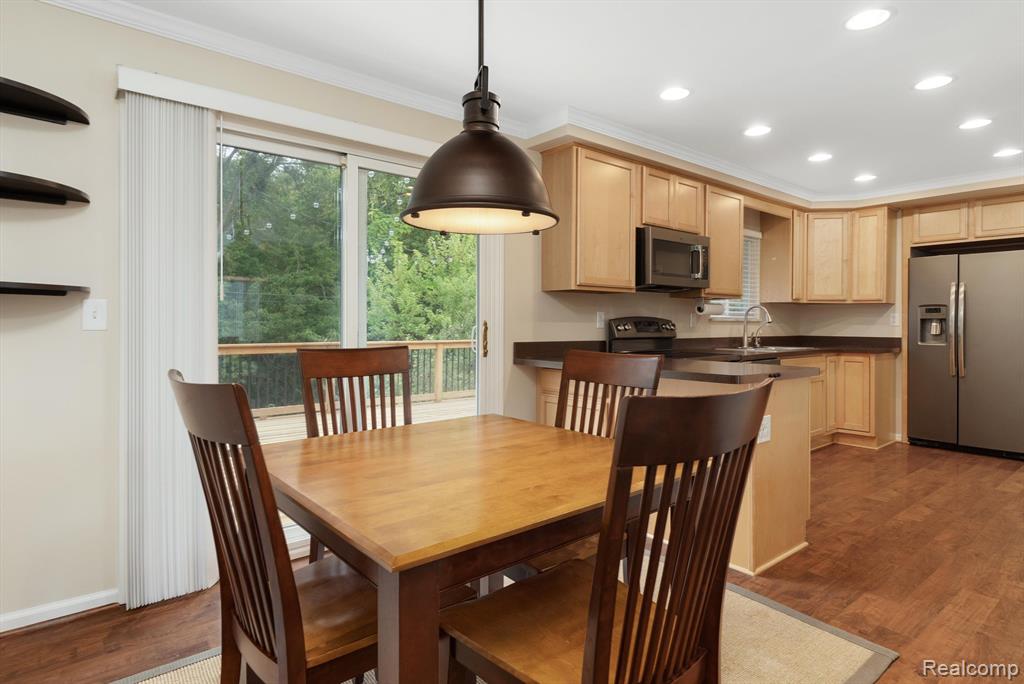531 Pine Tree Road Lake Orion, MI 48362 - Photo 13 of 53