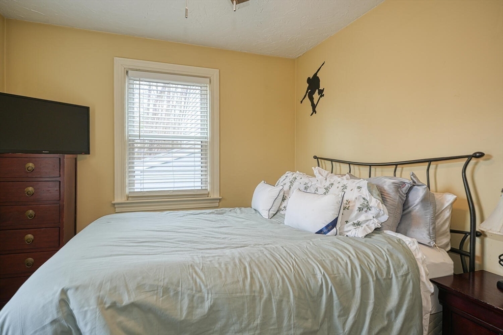 43 Cape Road Mendon, MA 01756 - Photo 12 of 19 Gallery Image 12