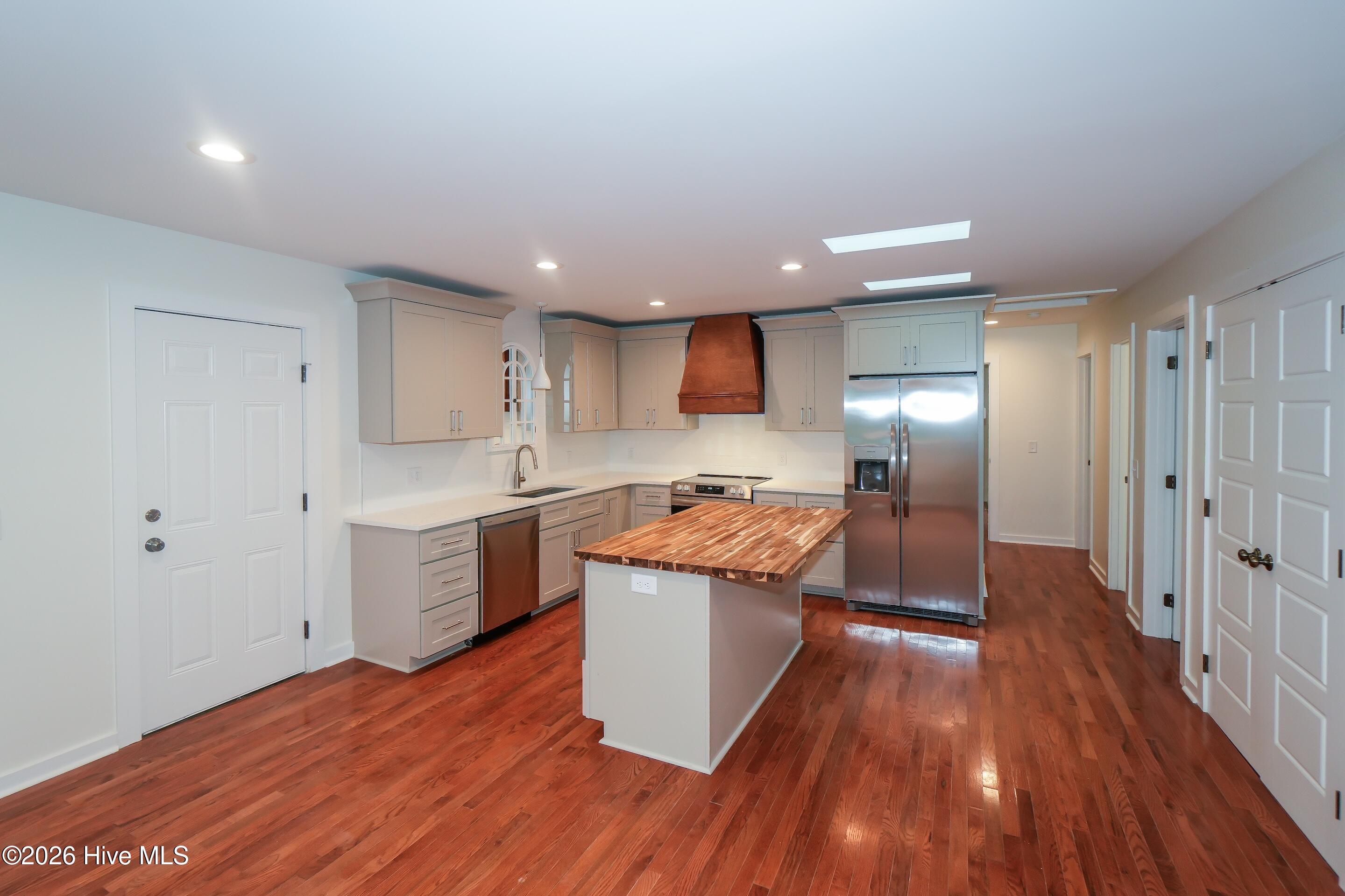 440 South May Street Southern Pines, NC 28387 - Photo 4 of 18 4