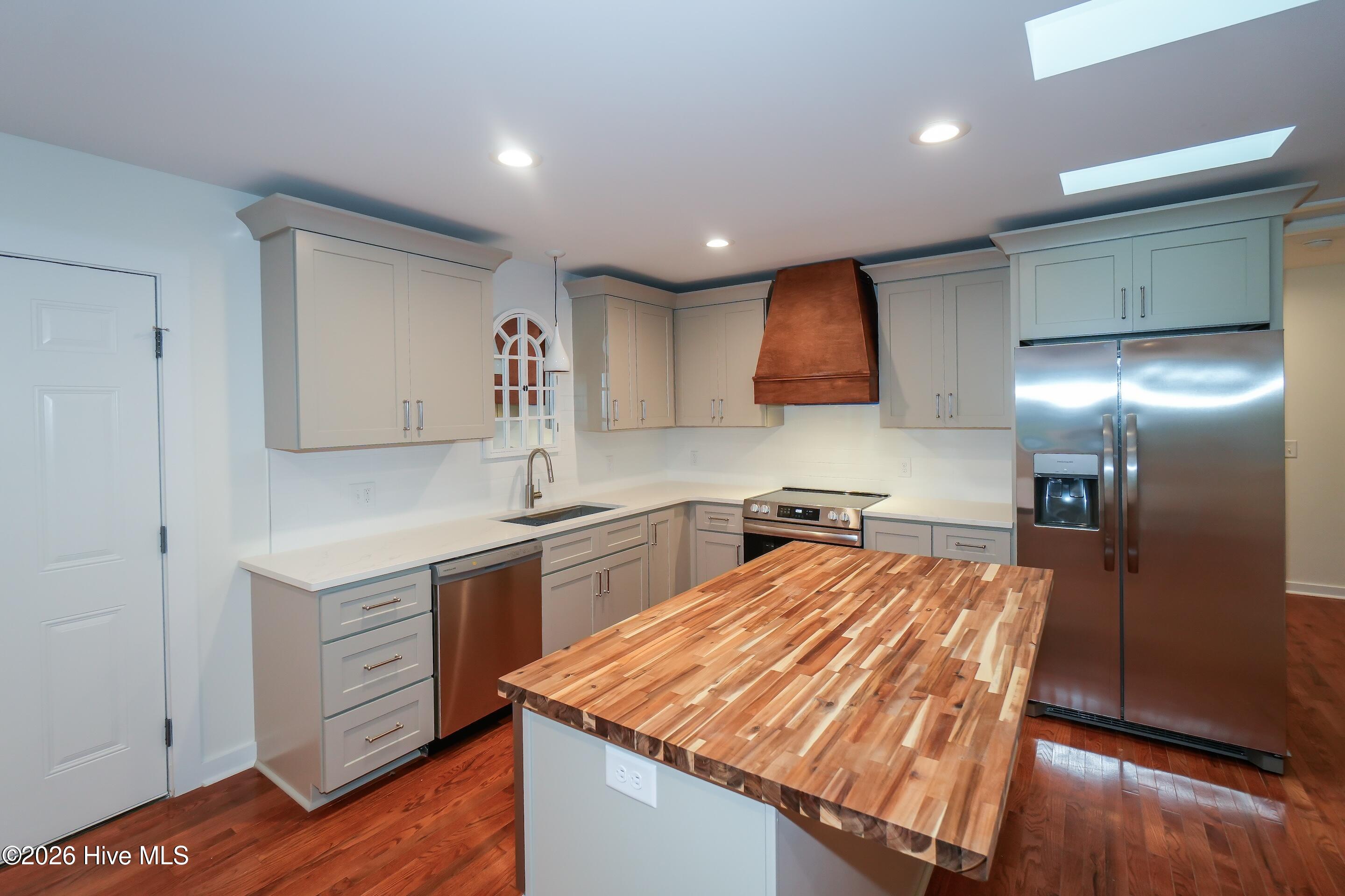 440 South May Street Southern Pines, NC 28387 - Photo 5 of 18 5