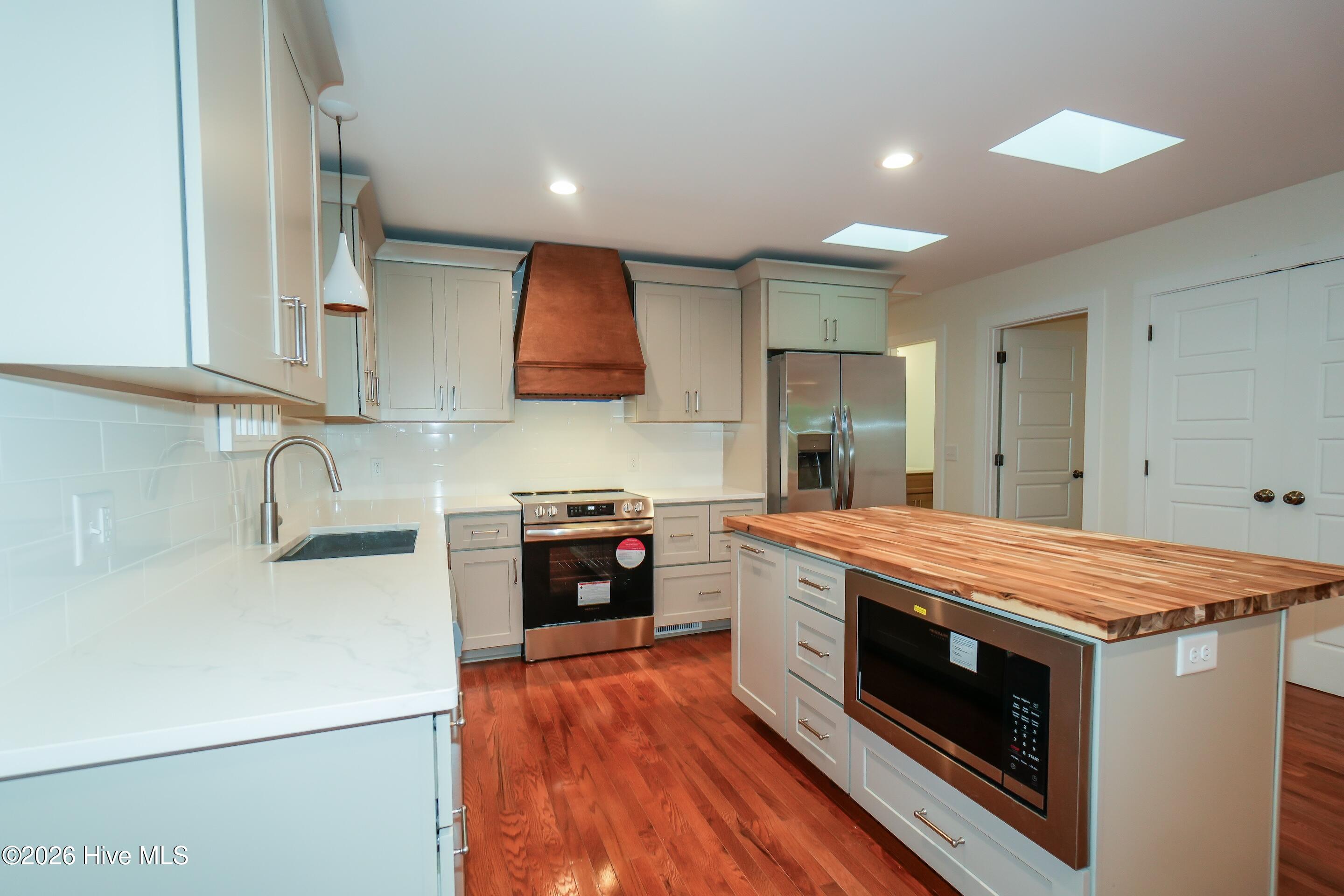 440 South May Street Southern Pines, NC 28387 - Photo 6 of 18 6