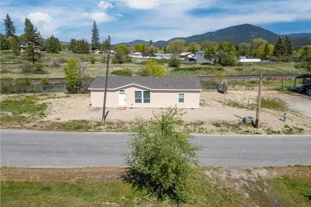 $319,000 | 906 Valley Avenue, Chewelah, WA 99109