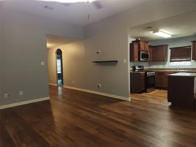 $1,900 | 303 Pine Mist Lane, Conroe, TX 77304