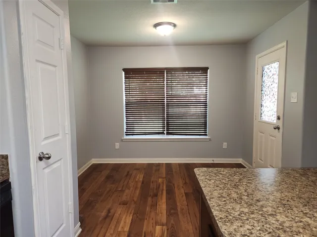 $1,900 | 303 Pine Mist Lane, Conroe, TX 77304