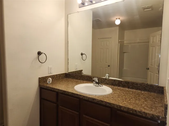 $1,900 | 303 Pine Mist Lane, Conroe, TX 77304