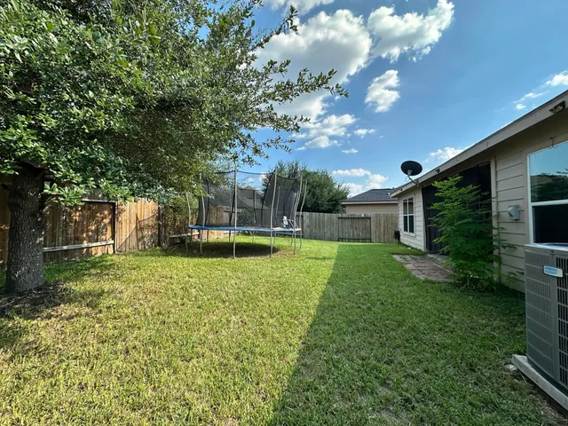 $1,900 | 303 Pine Mist Lane, Conroe, TX 77304