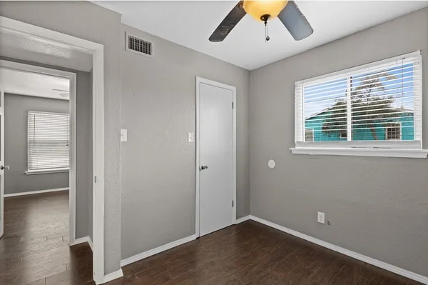$1,000 | 659 Redwood Avenue, Unit 759 1, Rockport, TX 78382