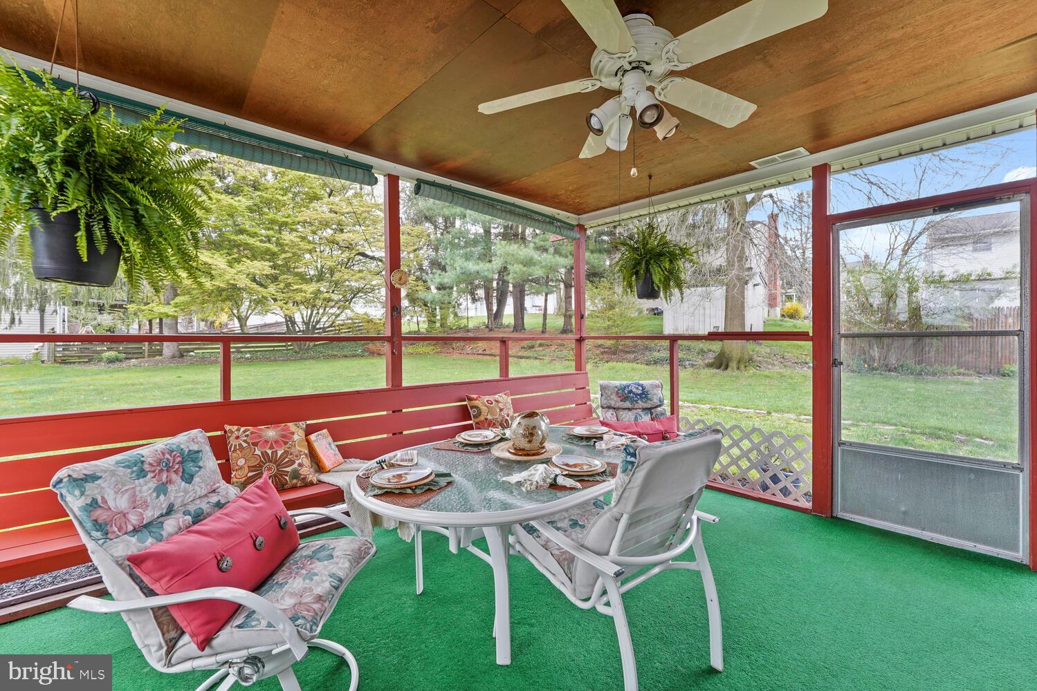 807 South Mill Road Kennett Square, PA 19348 - Photo 32 of 38 Screened in Porch
