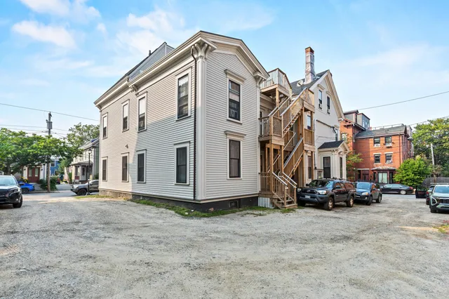 $359,000 | 126 Winter Street, Unit 1, Portland, ME 04102