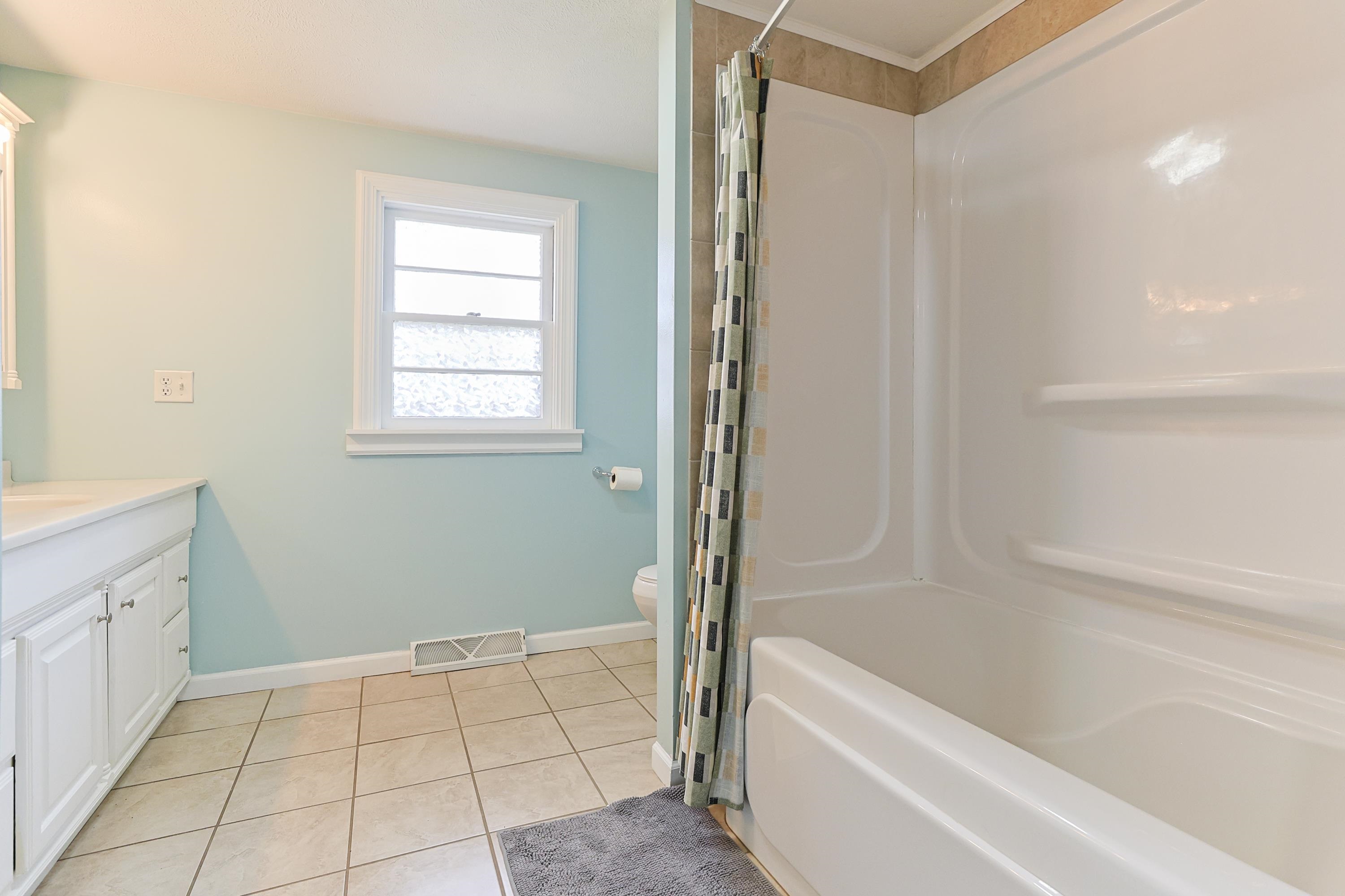 55136 Sundown Road South Bend, IN 46628 - Photo 15 of 36