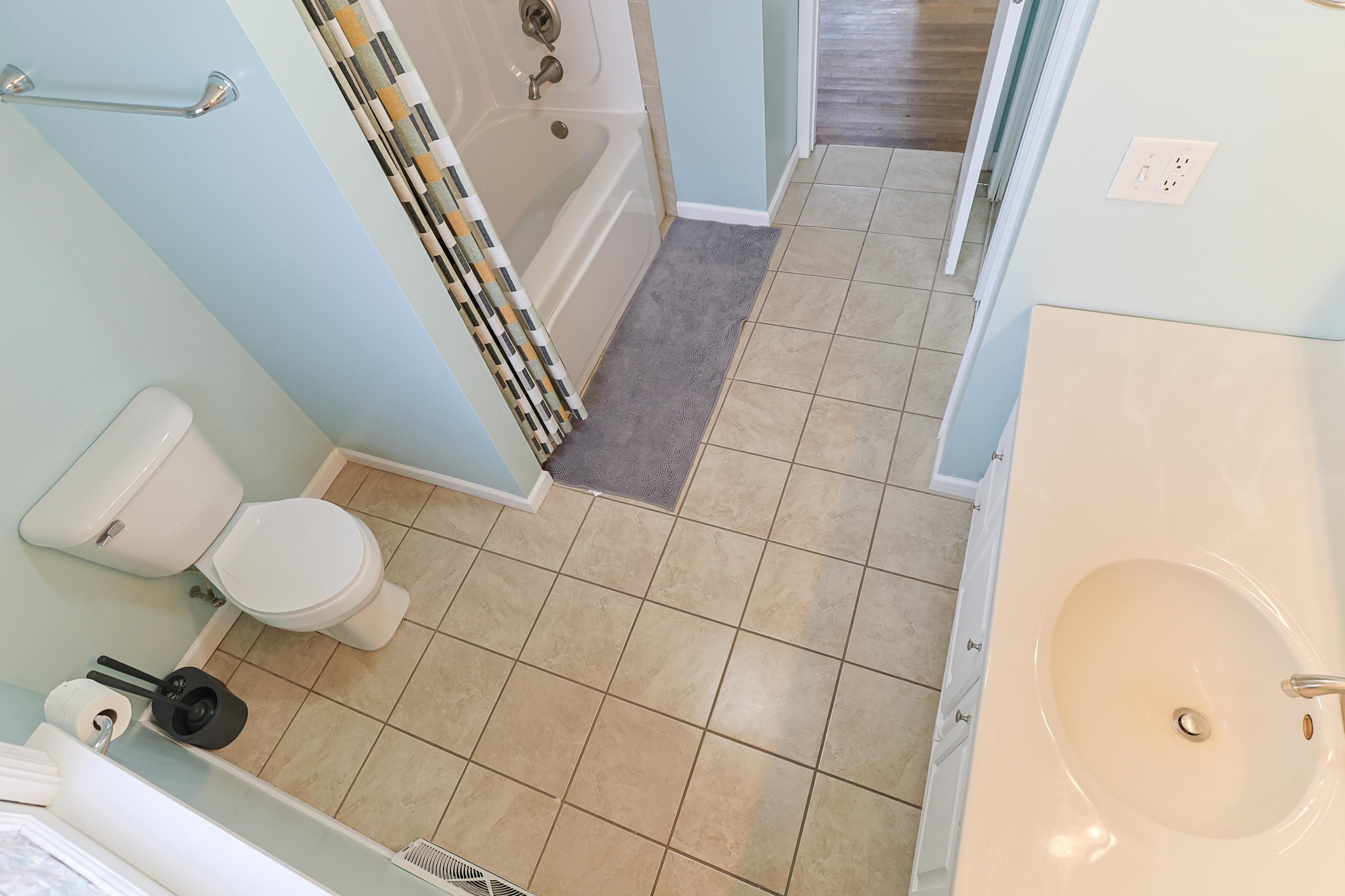 55136 Sundown Road South Bend, IN 46628 - Photo 16 of 36