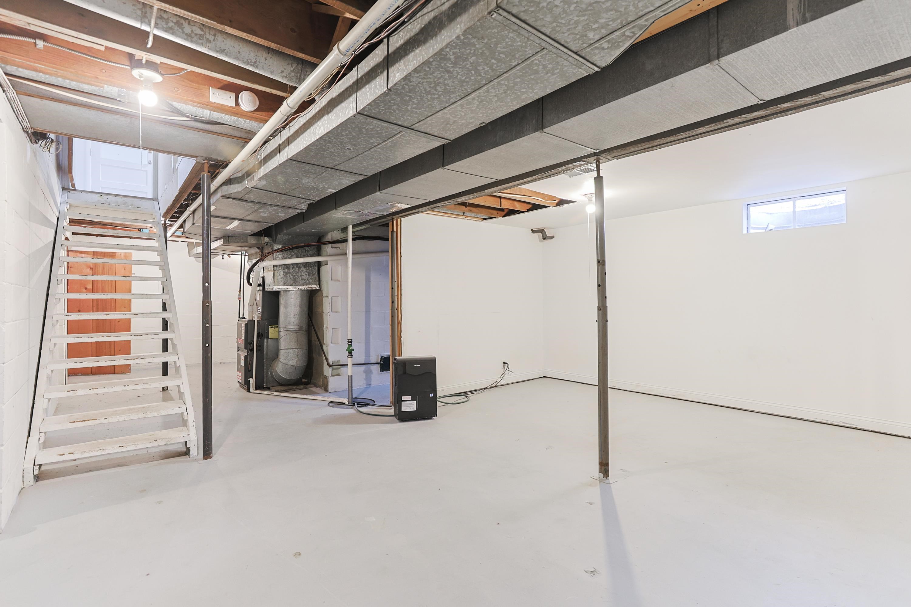 55136 Sundown Road South Bend, IN 46628 - Photo 23 of 36