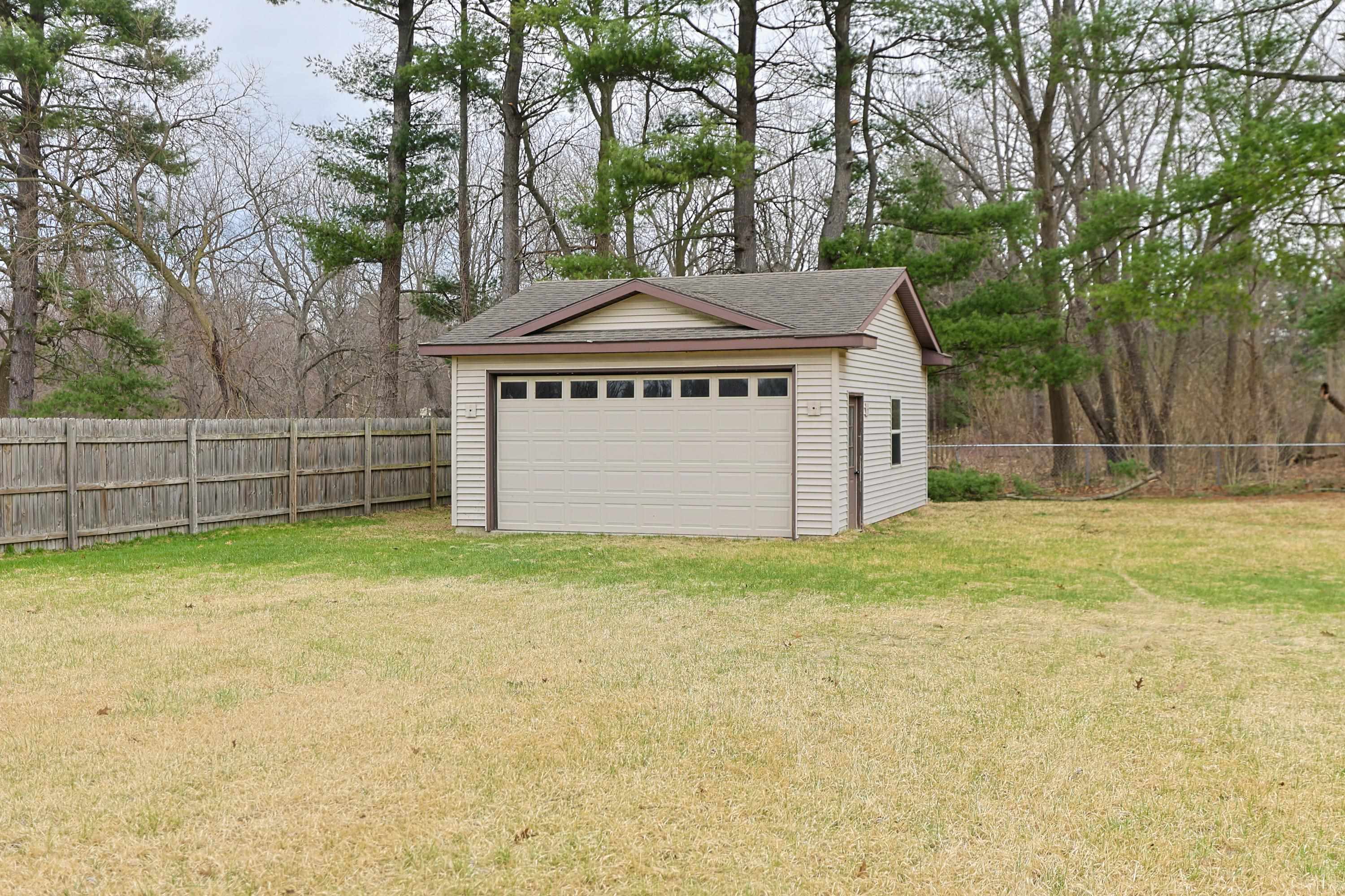 55136 Sundown Road South Bend, IN 46628 - Photo 31 of 36