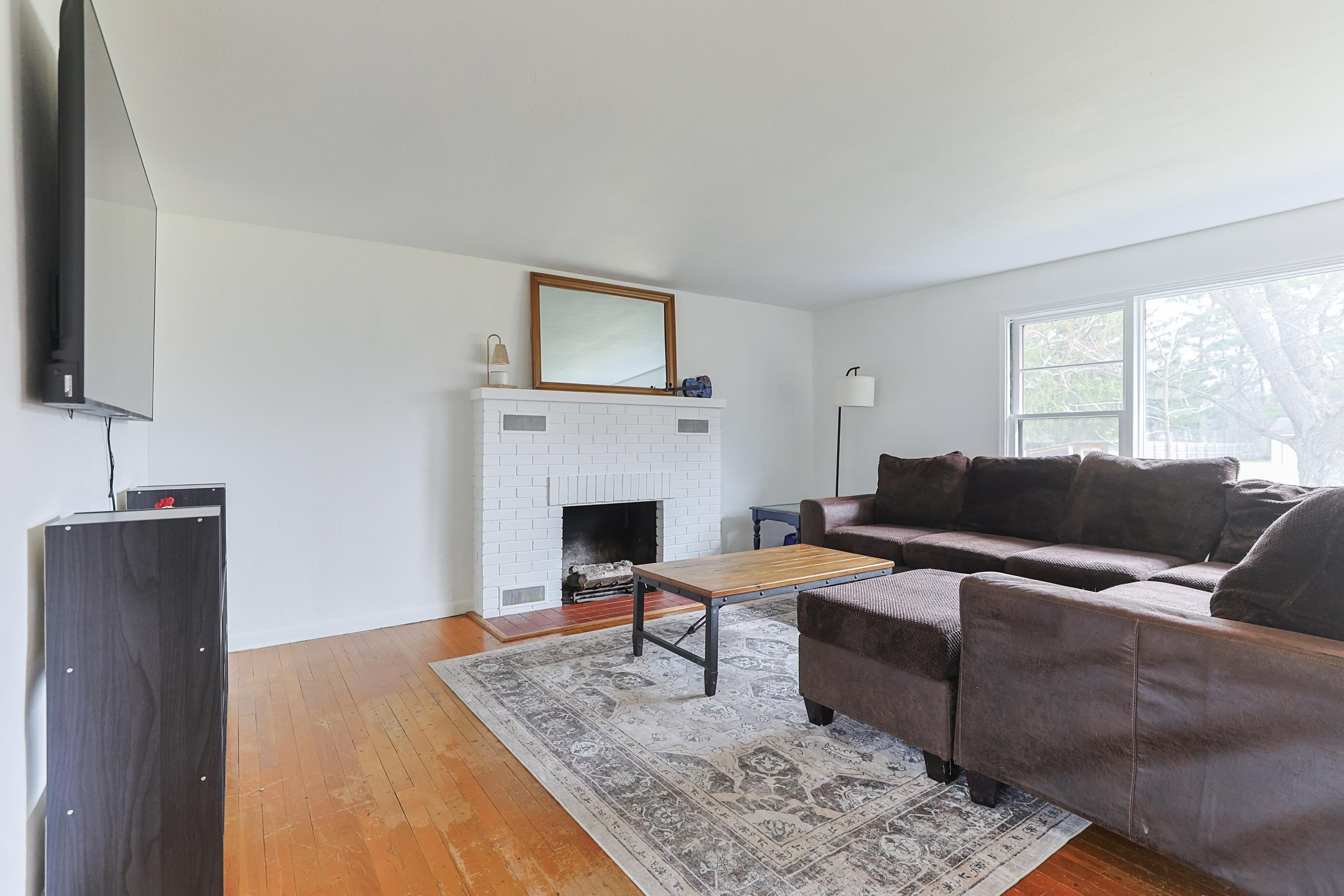 55136 Sundown Road South Bend, IN 46628 - Photo 5 of 36